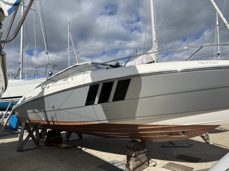 Premier yacht hull wrap windy 4