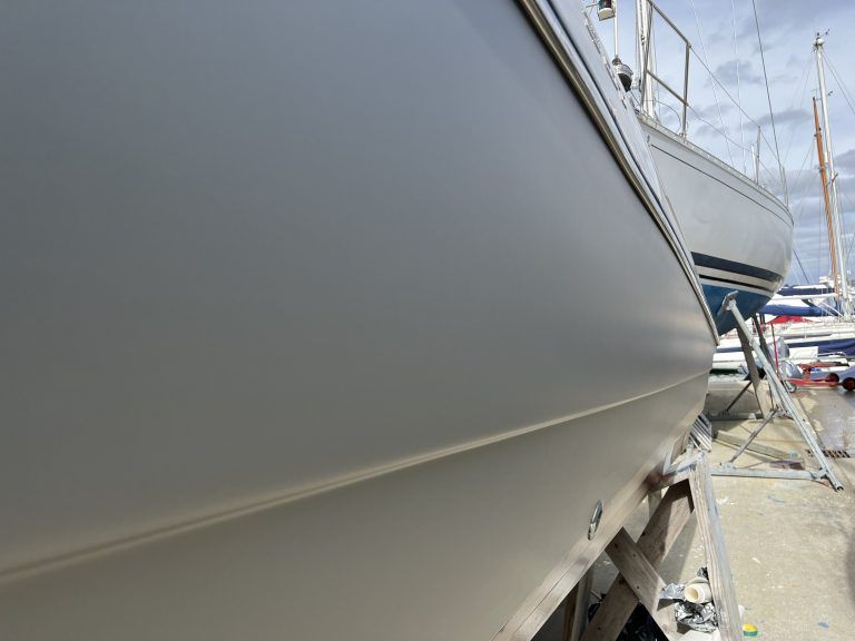 Premier yacht hull wrap windy 6