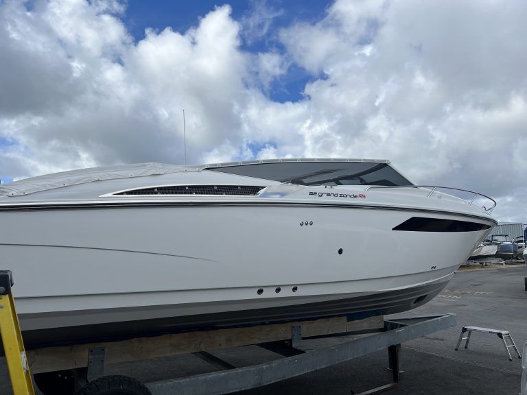 Premier yacht windy wrap grey 1