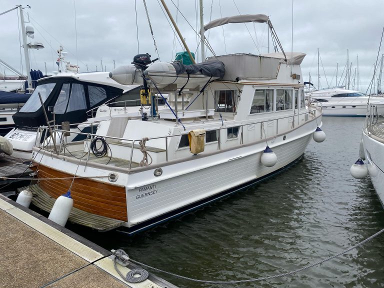 Premier yacht wraps bedroom wrap white 1