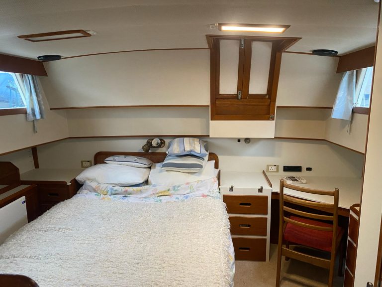 Premier yacht wraps bedroom wrap white 12