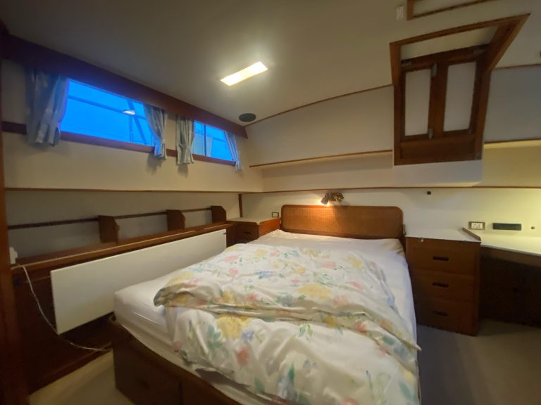 Premier yacht wraps bedroom wrap white 6