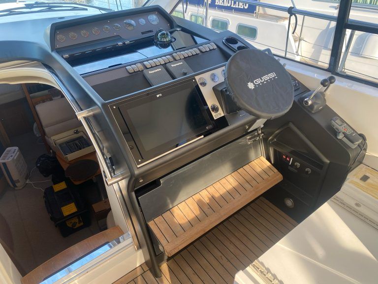 Premier yacht wraps dash satin 1