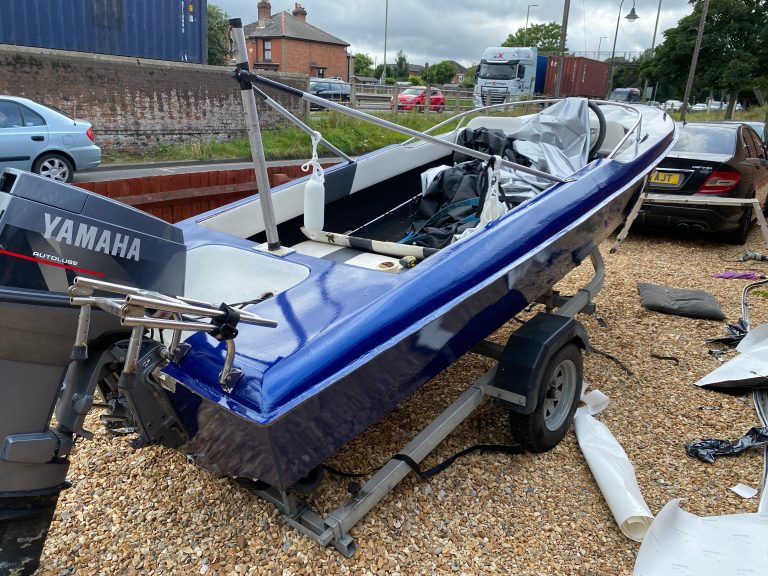 Premier yacht wraps hull band 5