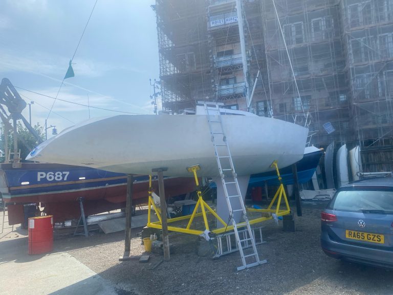 Premier yacht wraps hull bright blue 1