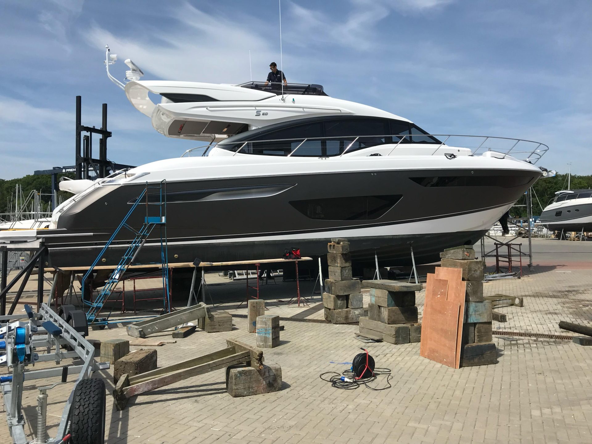 Premier yacht wraps hull wrap after 3