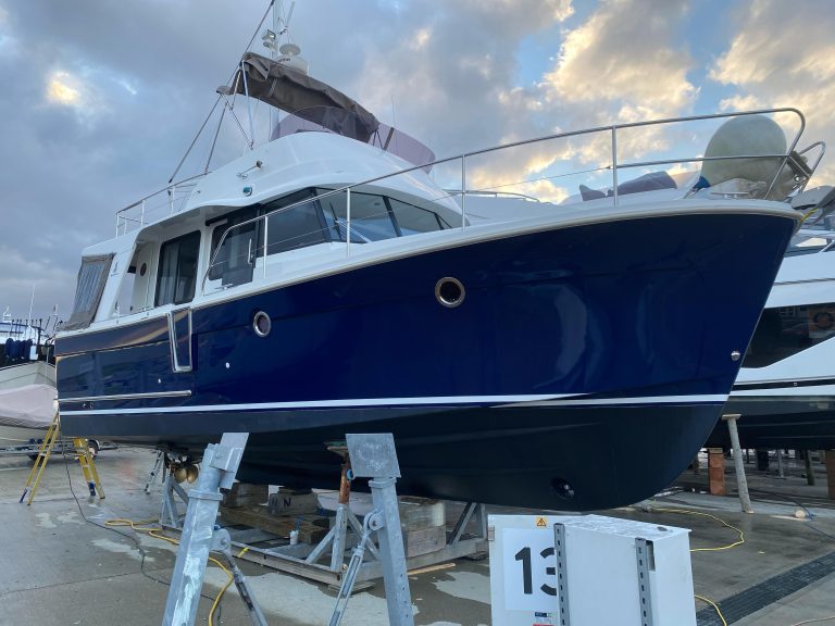 Premier yacht wraps hull wrap navy 2