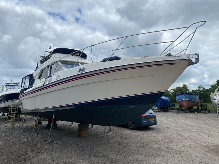 Premier yacht wraps red blue stripes 1