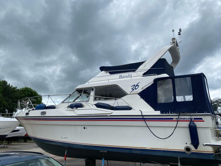 Premier yacht wraps red blue stripes 3