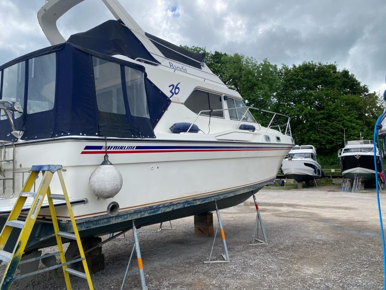 Premier yacht wraps red blue stripes 4