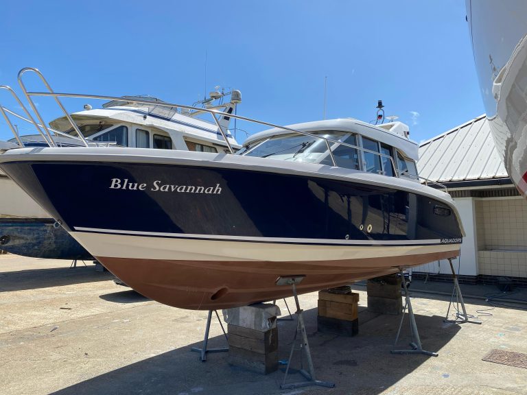 Premier yacht wraps savannah hull stripes 3