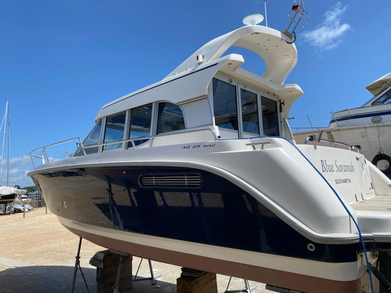 Premier yacht wraps savannah hull stripes 5
