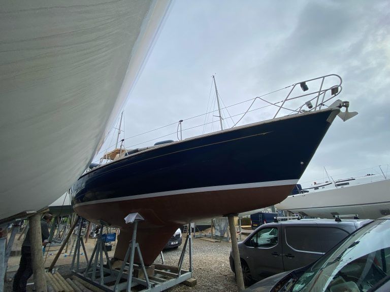 Premier yacht wraps white stripes 2