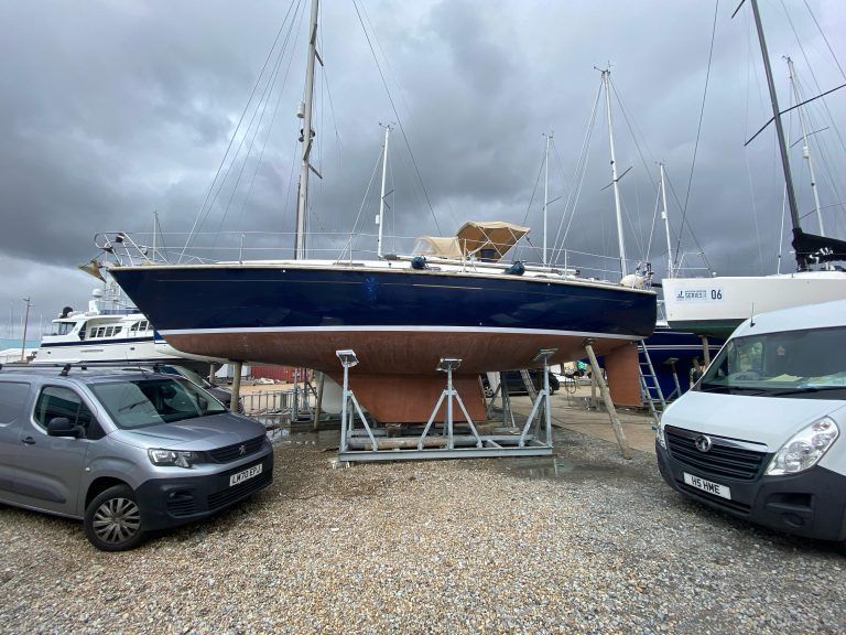 Premier yacht wraps white stripes 6